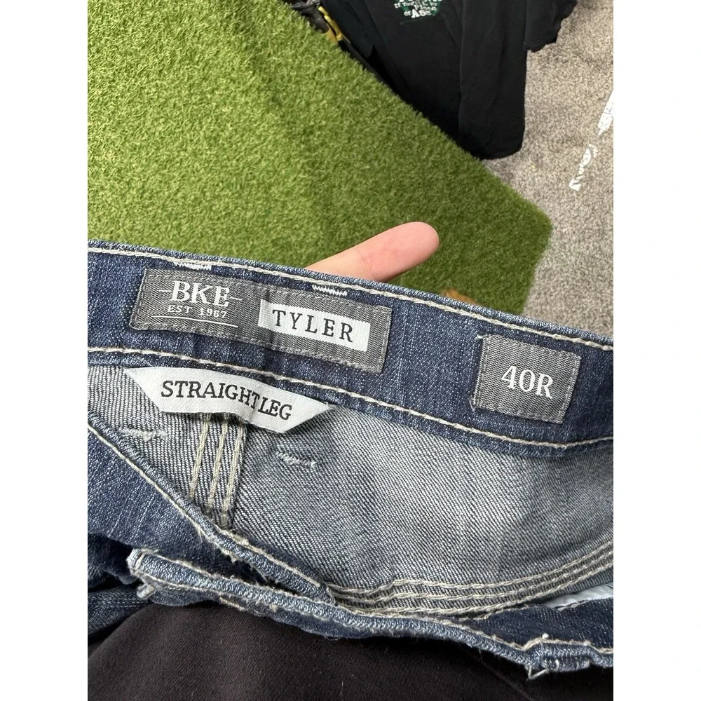 Buckle shop confidence